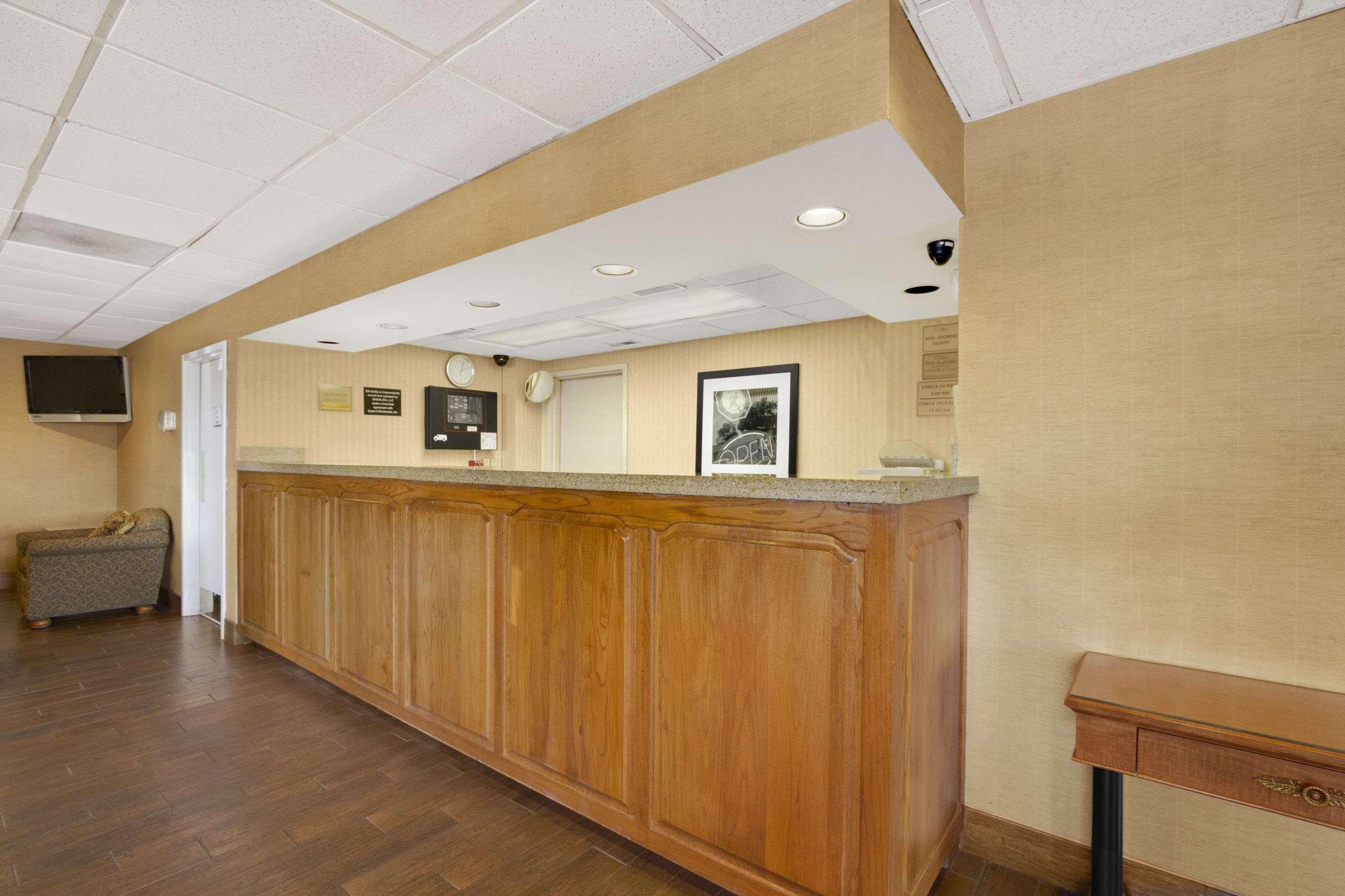 Super 8 By Wyndham Oxford Motel Екстериор снимка