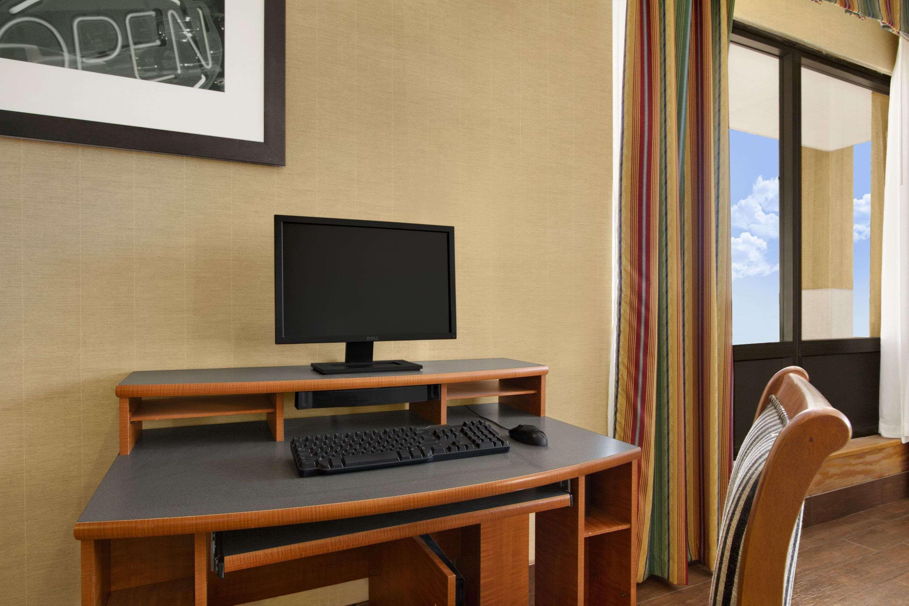 Super 8 By Wyndham Oxford Motel Екстериор снимка