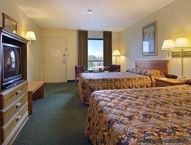 Super 8 By Wyndham Oxford Motel Стая снимка